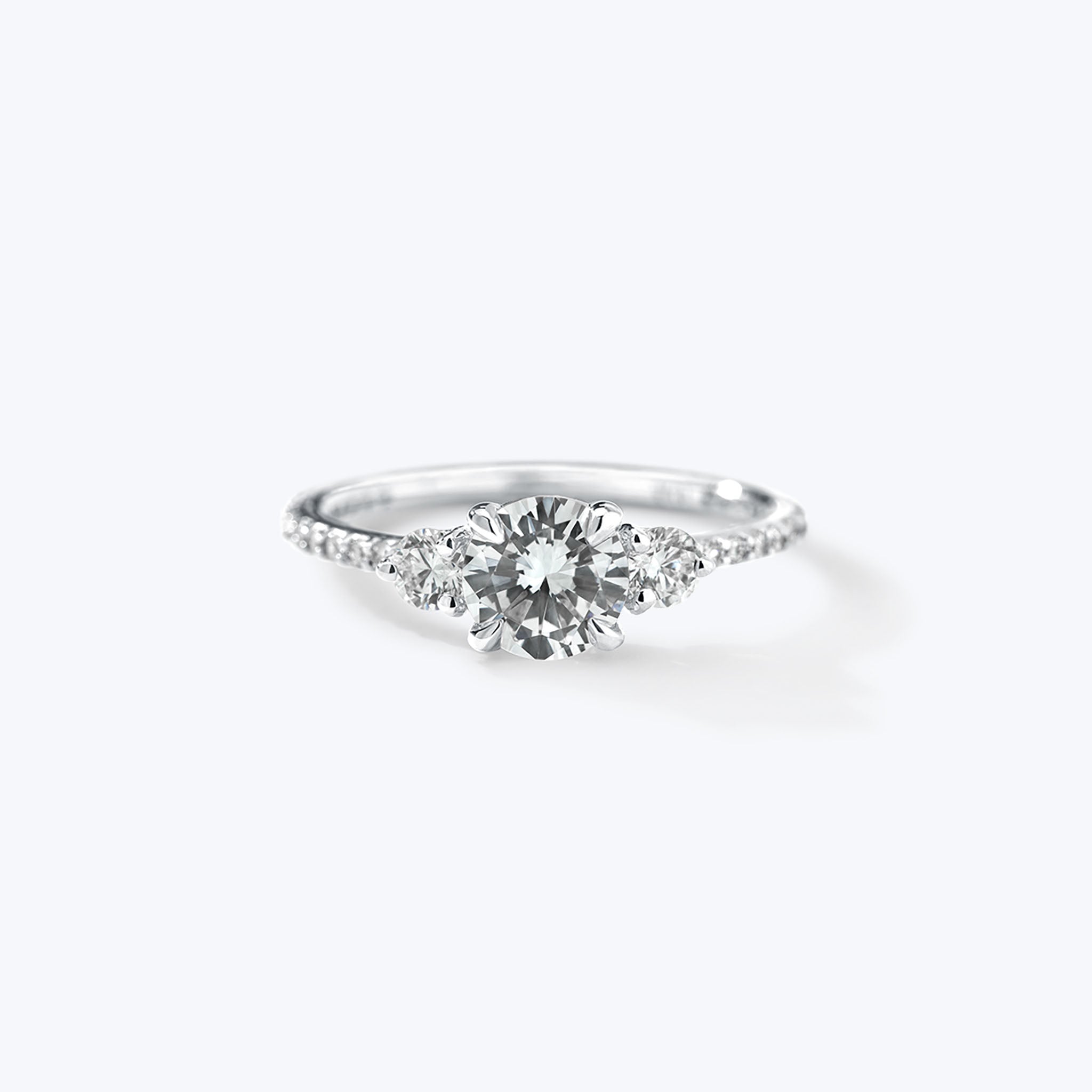 Lily Engagement Ring 18K White Gold / Round