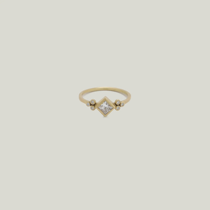 Event - 4mm princess cut diamond Flourish band, 18ky gold Default Title