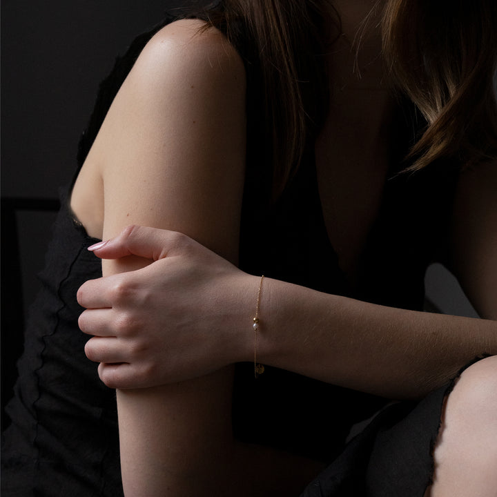 Pearl and Golden Ball Bracelet Default Title