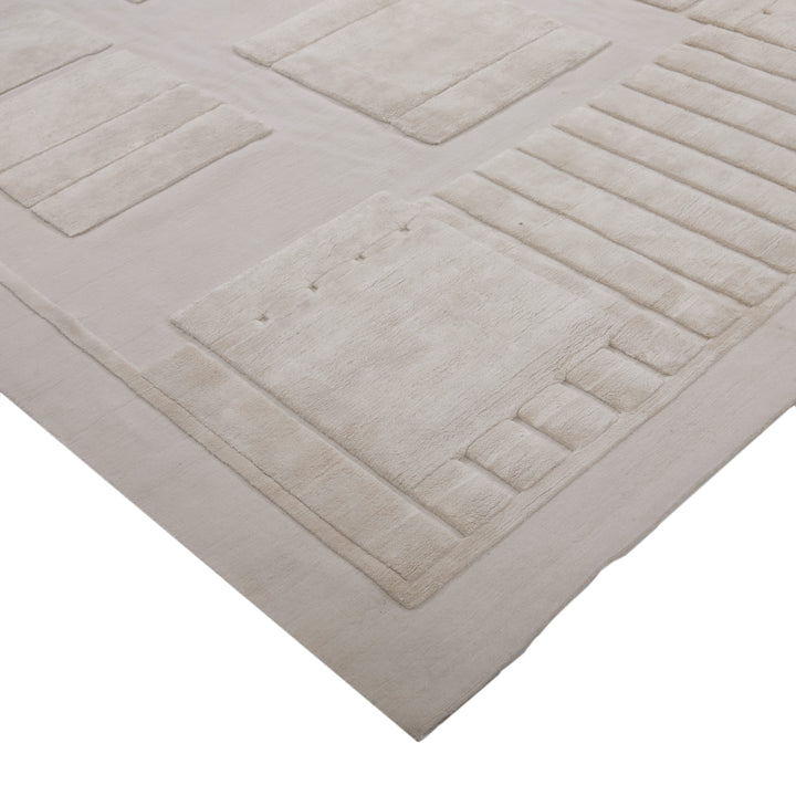 Modern Wool/Silk White Rug - 9' x 12'