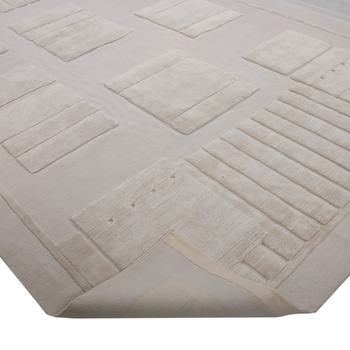 Modern Wool/Silk White Rug - 9' x 12'