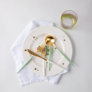 Modern gold cutlery set with elegant design for stylish dining. - hover