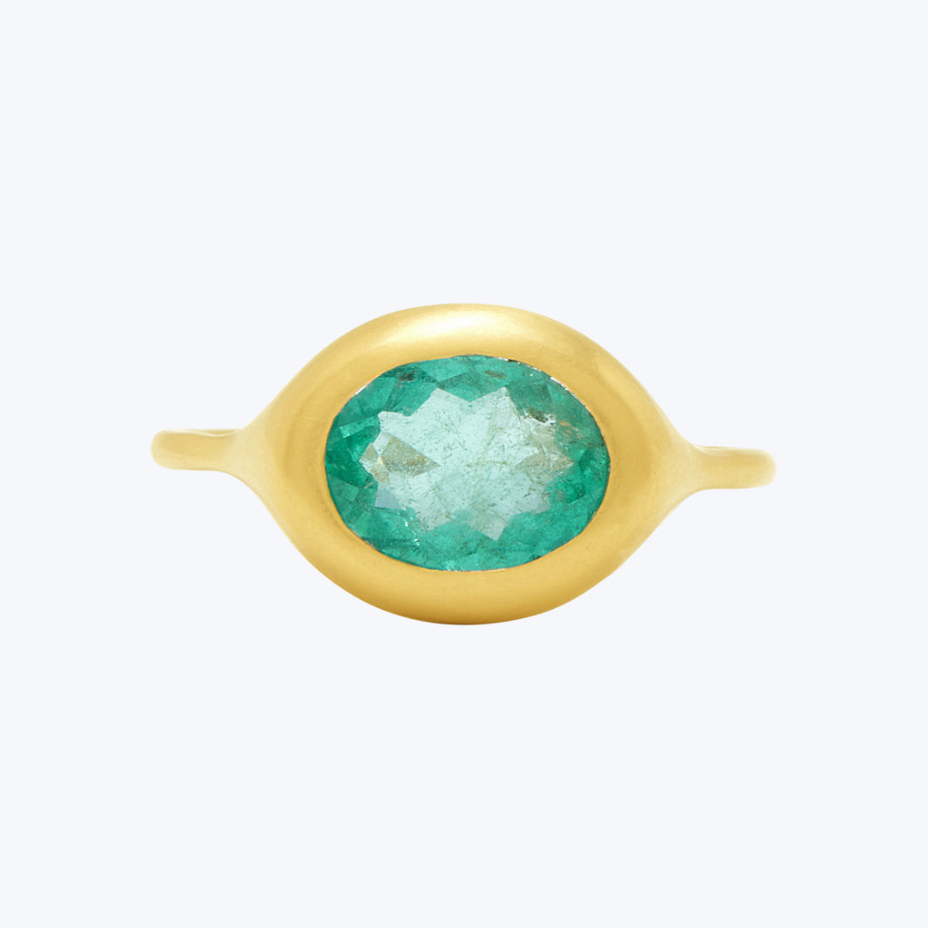 Oval Emerald Carved Ring – abc carpet & home