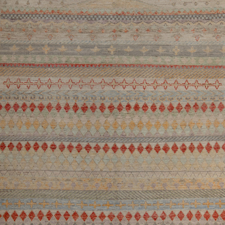 Zameen Patterned Transitional Wool Rug - 6'11" x 9'7"