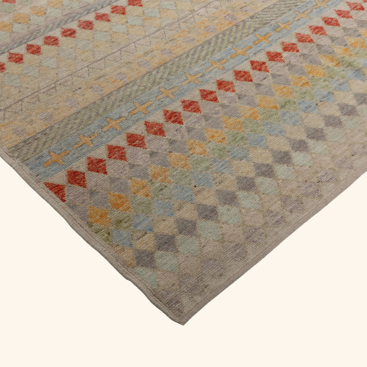 Zameen Patterned Transitional Wool Rug - 6'11" x 9'7"