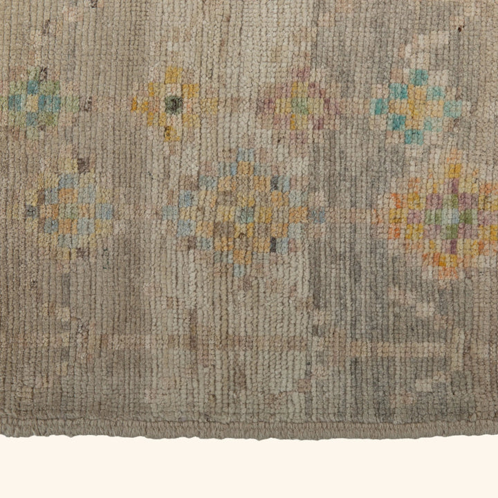 Zameen Patterned Transitional Wool Rug - 4'1" x 5'9"