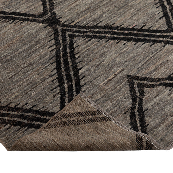 Zameen Patterned Transitional Wool Rug - 6'4" x 8'7"