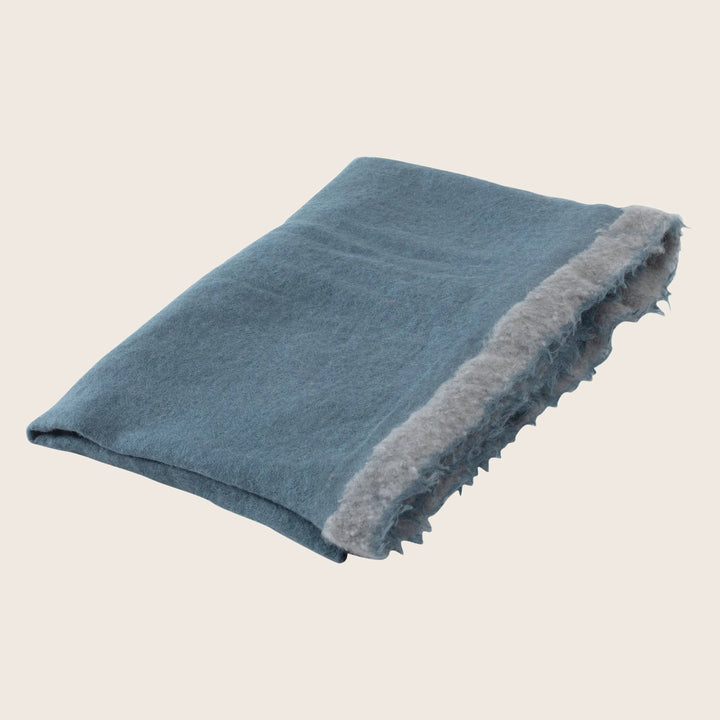 Gran Souffle Oversized Semi Felted Cashmere Border Throw