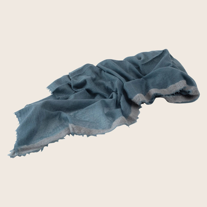 Gran Souffle Semi Felted Border Throw