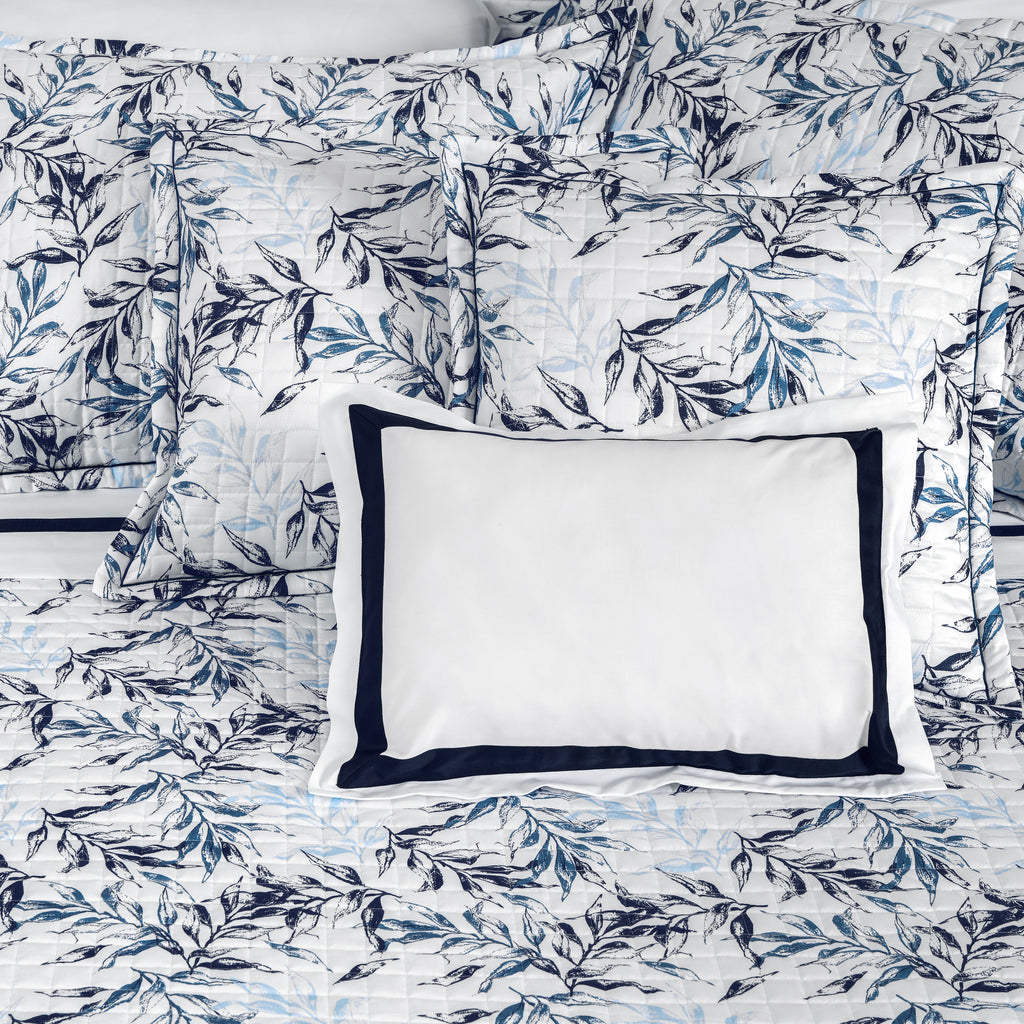 Natura Quilted Coverlet Blue / Twin