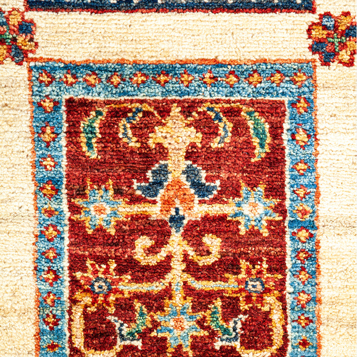 IVORY TRADITIONAL WOOL RUG - 7'  x 9' 8"