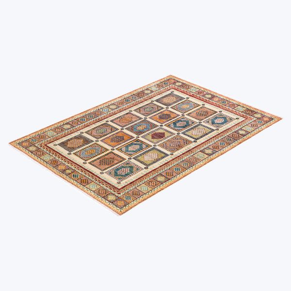 IVORY TRADITIONAL WOOL RUG - 5' 10" x 8' 3"