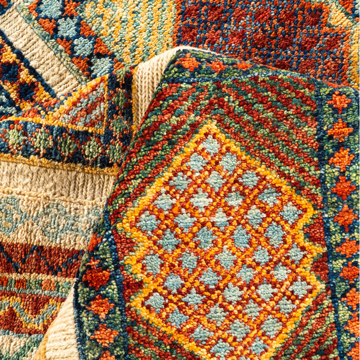 IVORY TRADITIONAL WOOL RUG - 5' 10" x 8' 3"