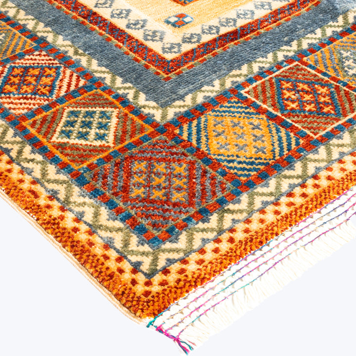 YELLOW TRADITIONAL WOOL RUG - 5' 5" x 6' 6"