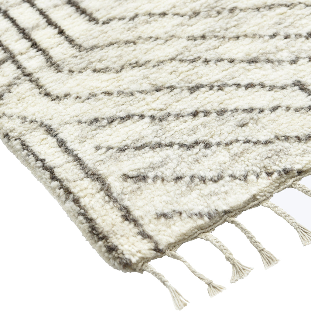 Ivory Moroccon Wool Cotton Blend Rug - 5' x 8'