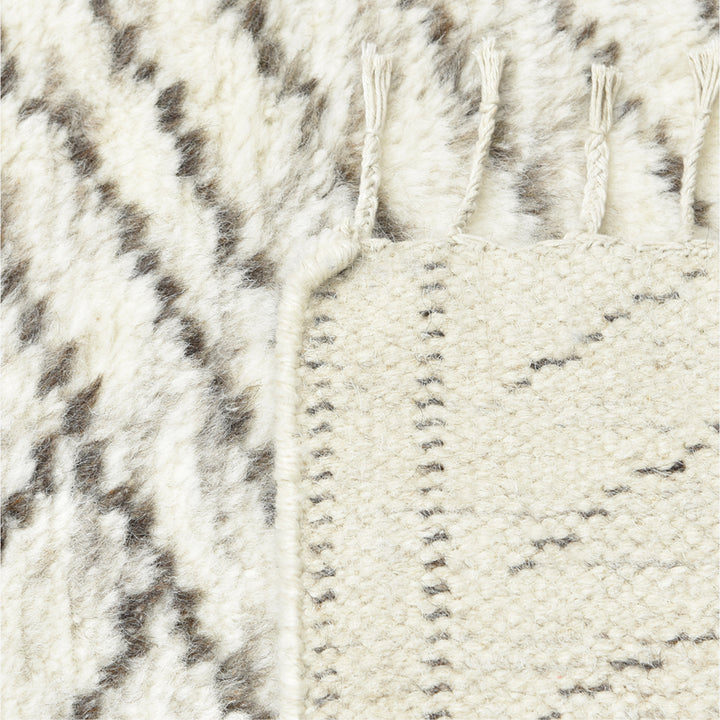 IVORY MOROCCAN WOOL COTTON BLEND RUG - 5'  x 8'