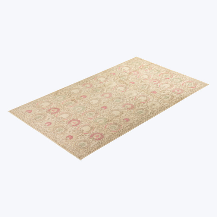 IVORY TRADITIONAL WOOL RUG - 8' 1" x 13' 10"
