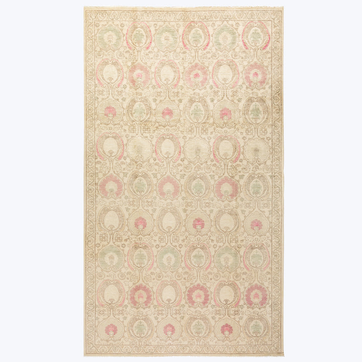 IVORY TRADITIONAL WOOL RUG - 8' 1" x 13' 10"