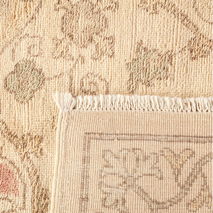 IVORY TRADITIONAL WOOL RUG - 8' 1" x 13' 10"