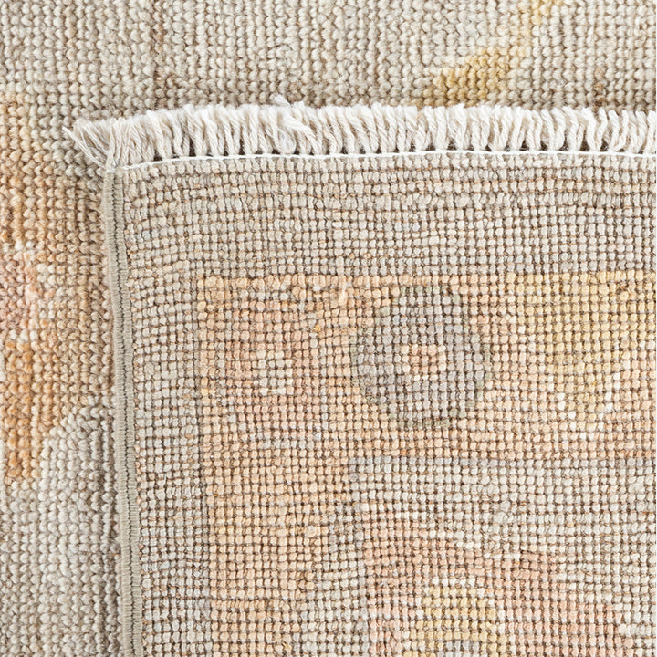 IVORY TRADITIONAL WOOL RUG - 8' 5" x 10'