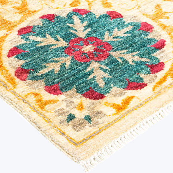 IVORY TRADITIONAL WOOL RUG - 6' 3" x 9' 2"