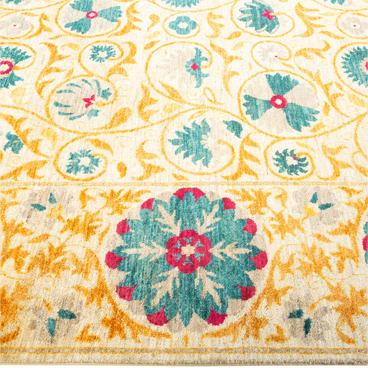 IVORY TRADITIONAL WOOL RUG - 6' 3" x 9' 2"