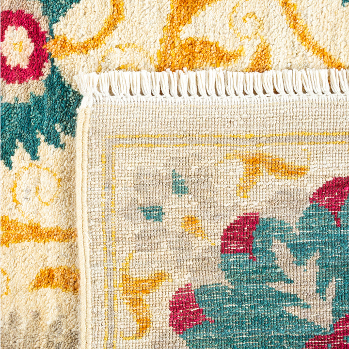 IVORY TRADITIONAL WOOL RUG - 6' 3" x 9' 2"