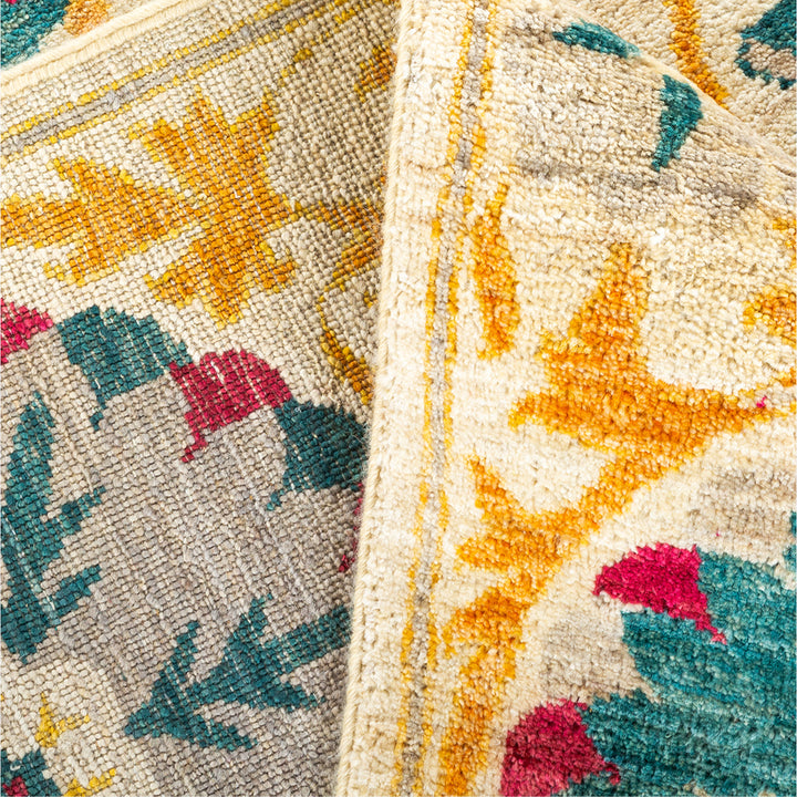 IVORY TRADITIONAL WOOL RUG - 6' 3" x 9' 2"