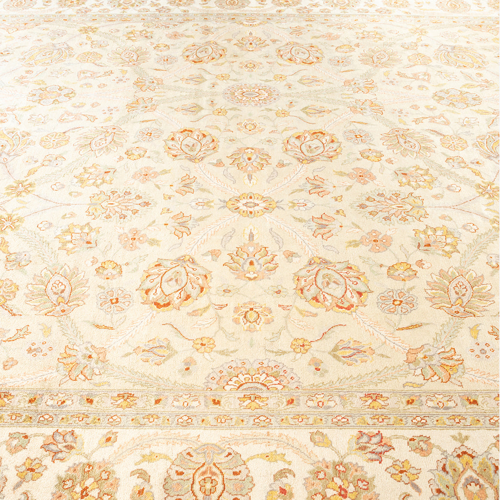 IVORY TRADITIONAL WOOL RUG - 9' 2" x 12' 2"