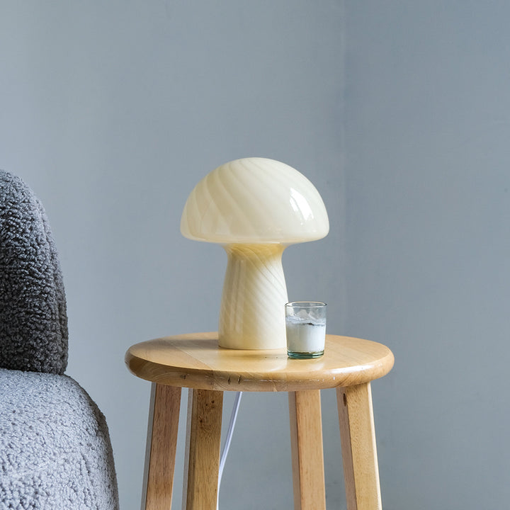 Close Top Mushroom Lamp Butter / Petite