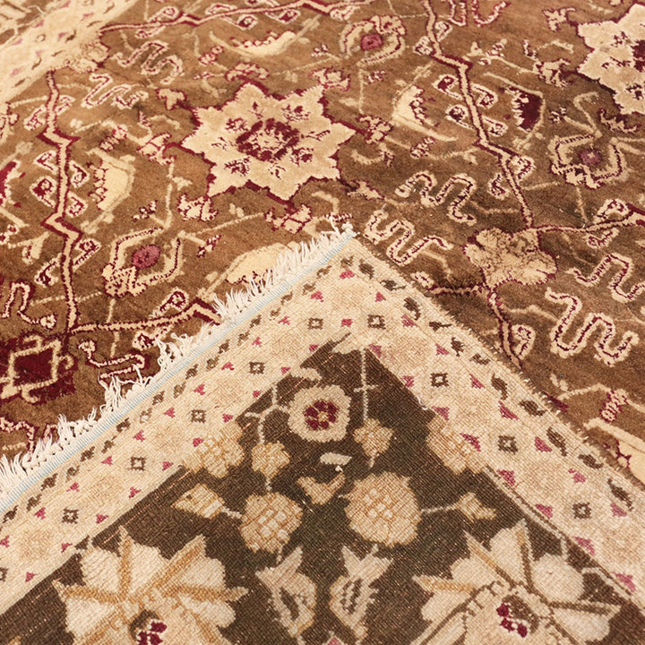 Brown Antique Traditional Indian Agra Rug - 5'9" x 8'5"