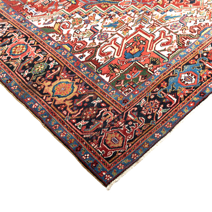 Vintage Traditional Heriz Rug - 8'2" x 11'1"