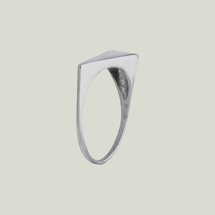 14K White Gold Wedge Ring 8