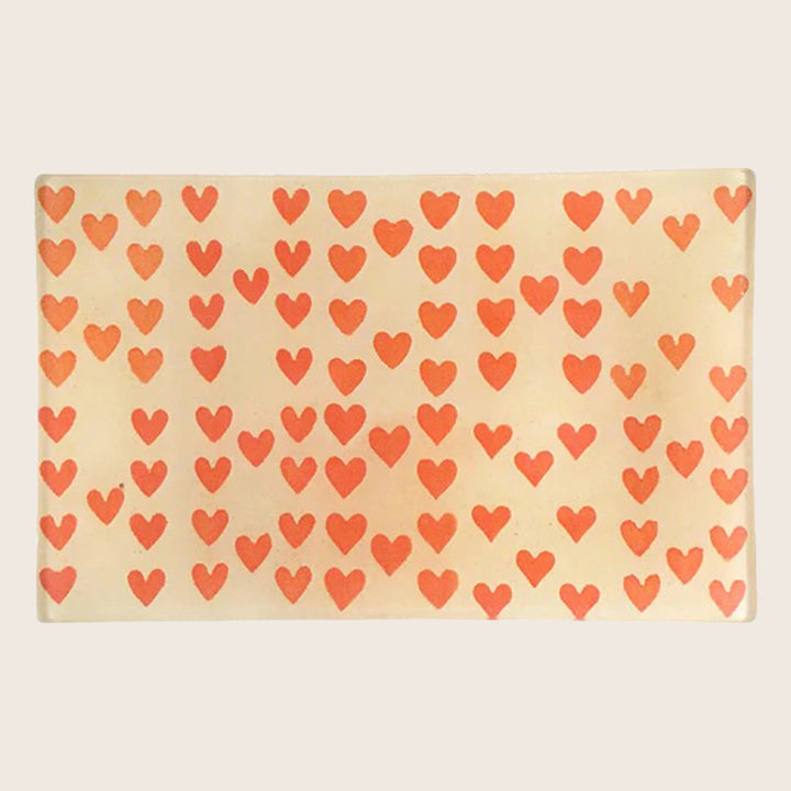 Heart Rows Cellphone Tray