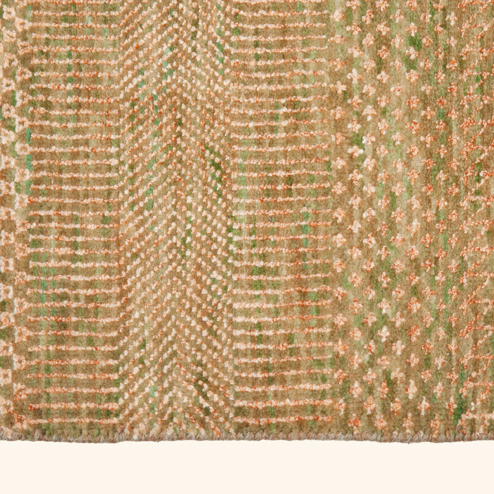 Traditional Indo Savannah Rug - 7' 10" x 10' 3"