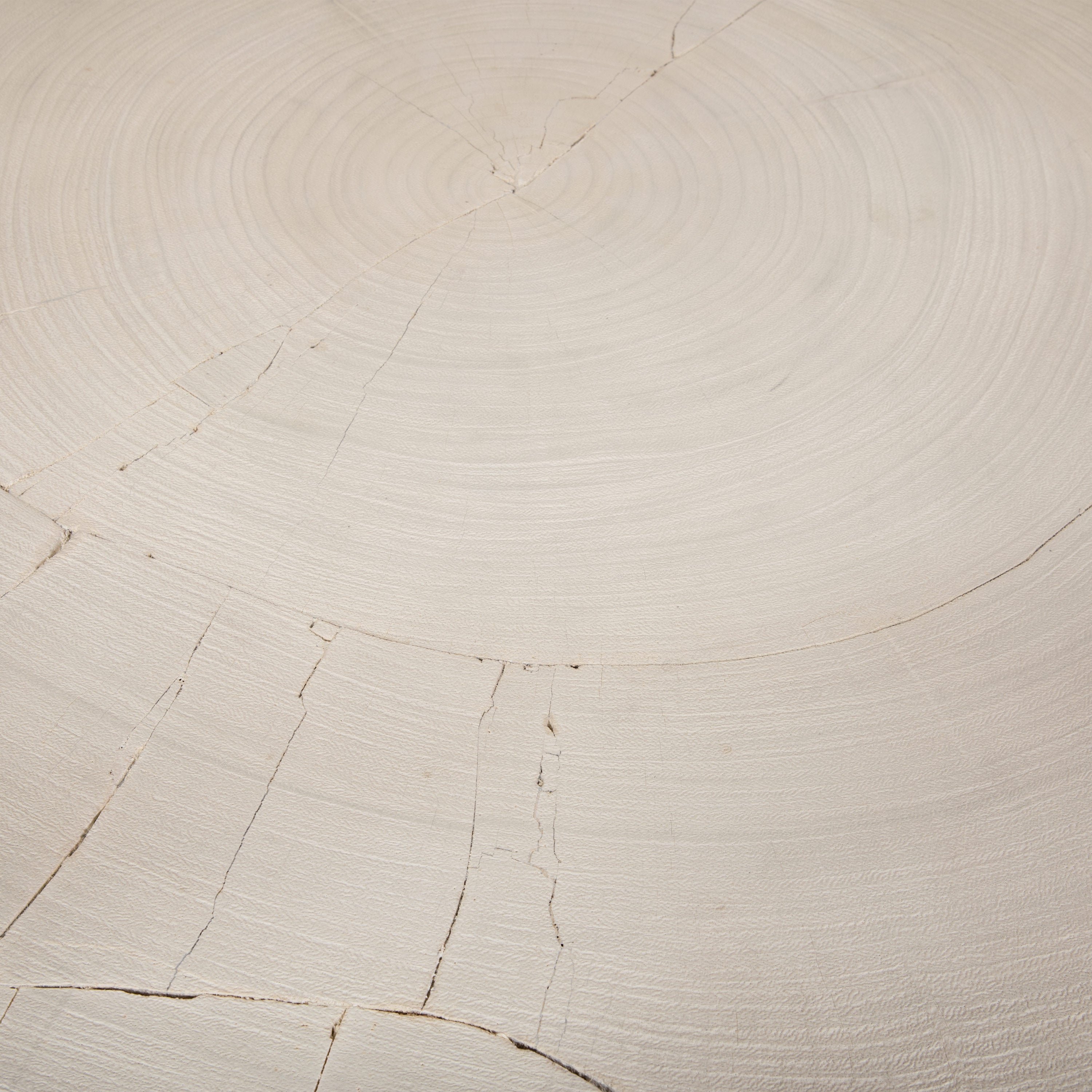 Viento Round Dining Table