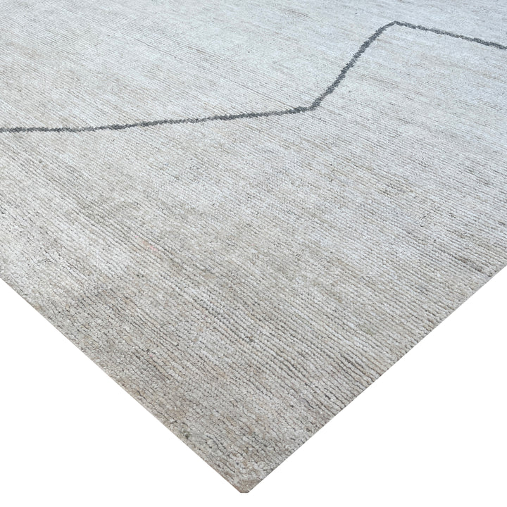 White & Black Contemporary Wool Silk Blend Rug - 8' x 10'