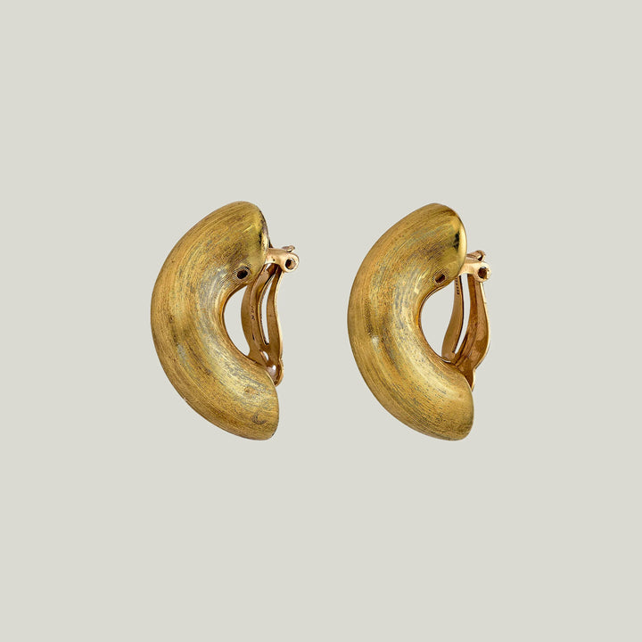 San Marcos Vintage 18K Yellow Gold Macaroni Earclips