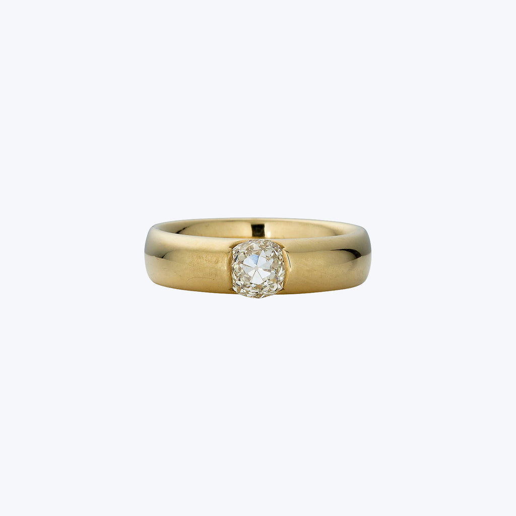 Contemporary 18K Yellow Gold Old Mine Cut Diamond Flush Set Ring