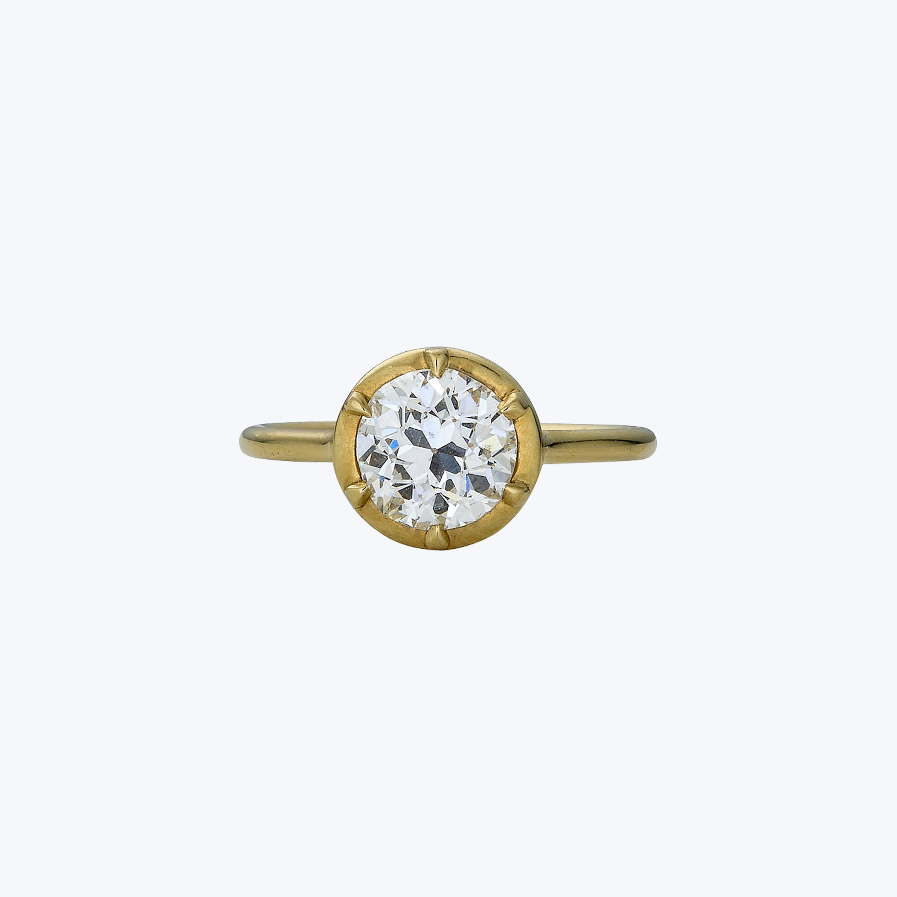 Contemporary 18K Yellow Gold Diamond Solitaire Ring