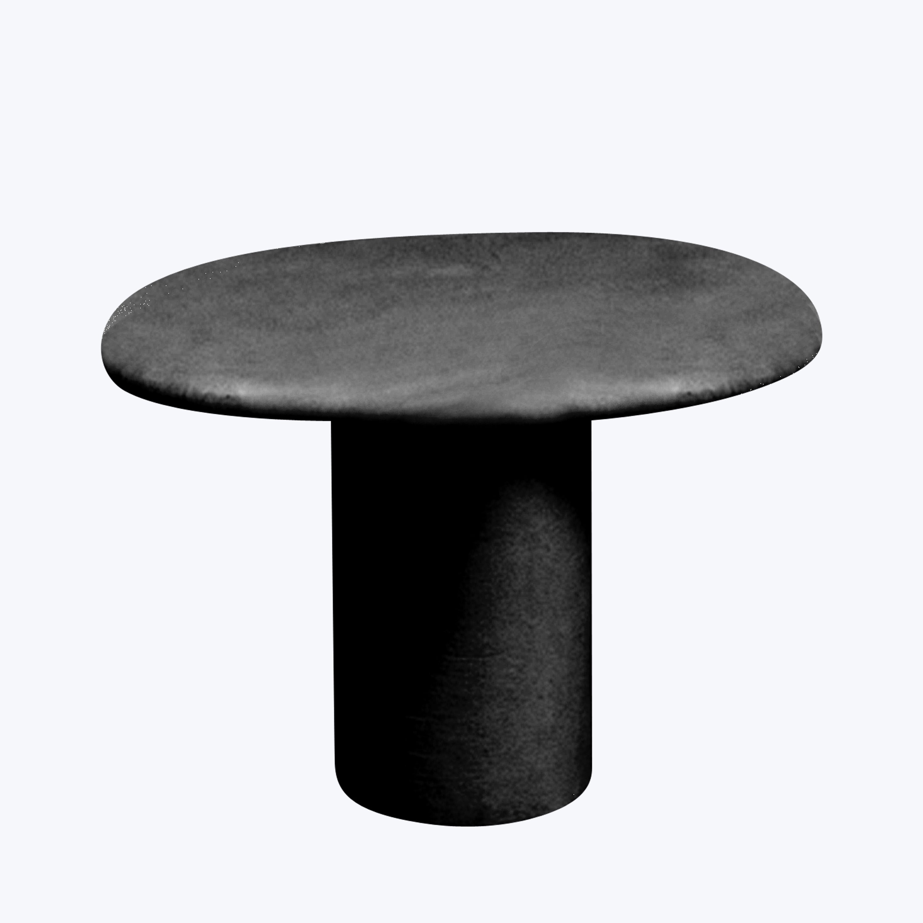 Puddle Side Table Black / 24" x 20"