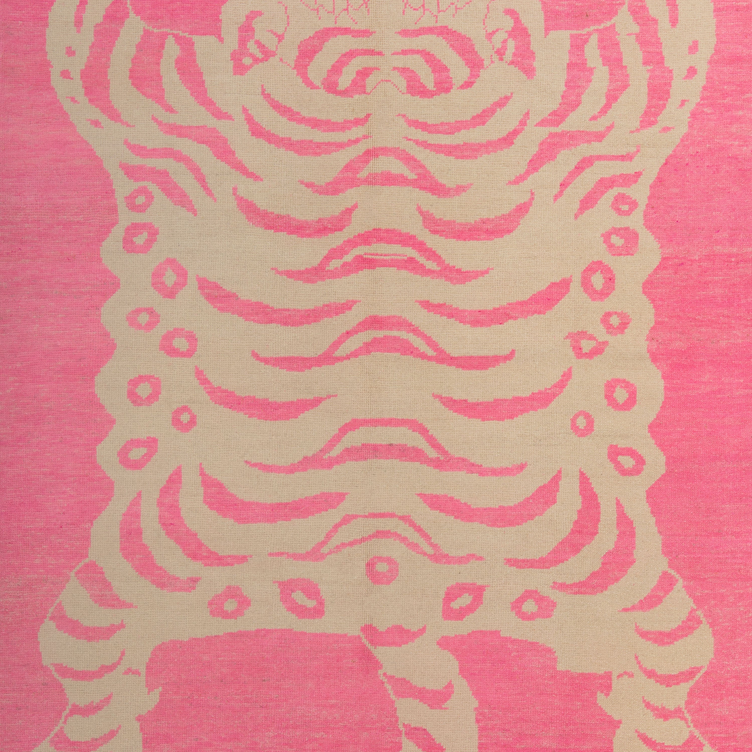 Pink Contemporary Tiger Wool Rug - 6'9" x 10'1"