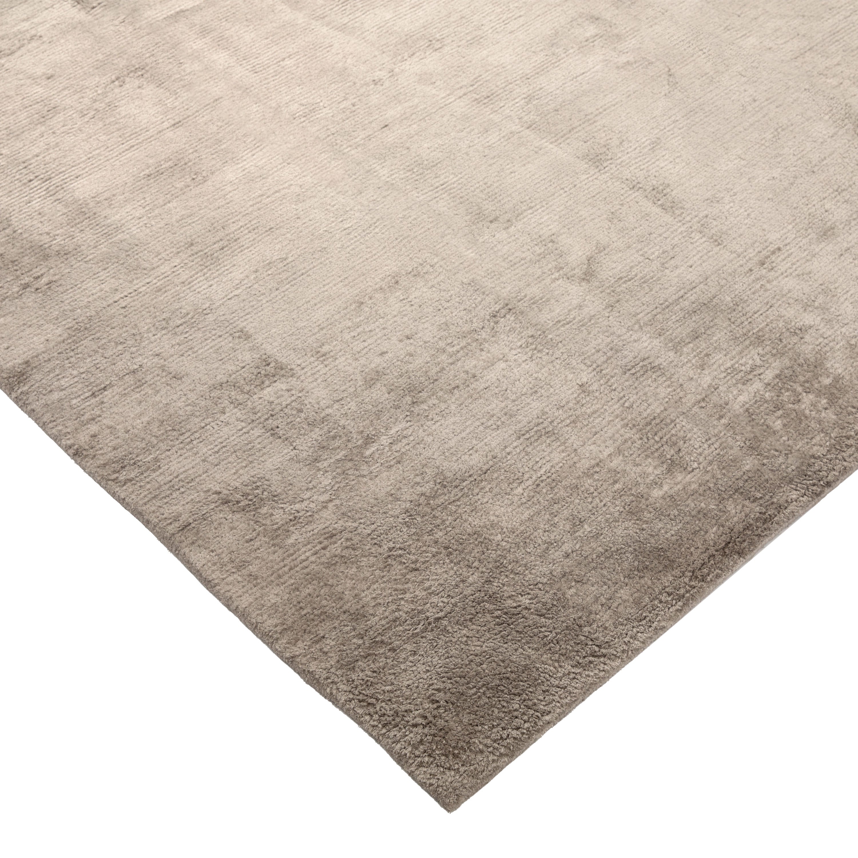 Lulu Solid Tibtean Silk Rug Grey / 8x10