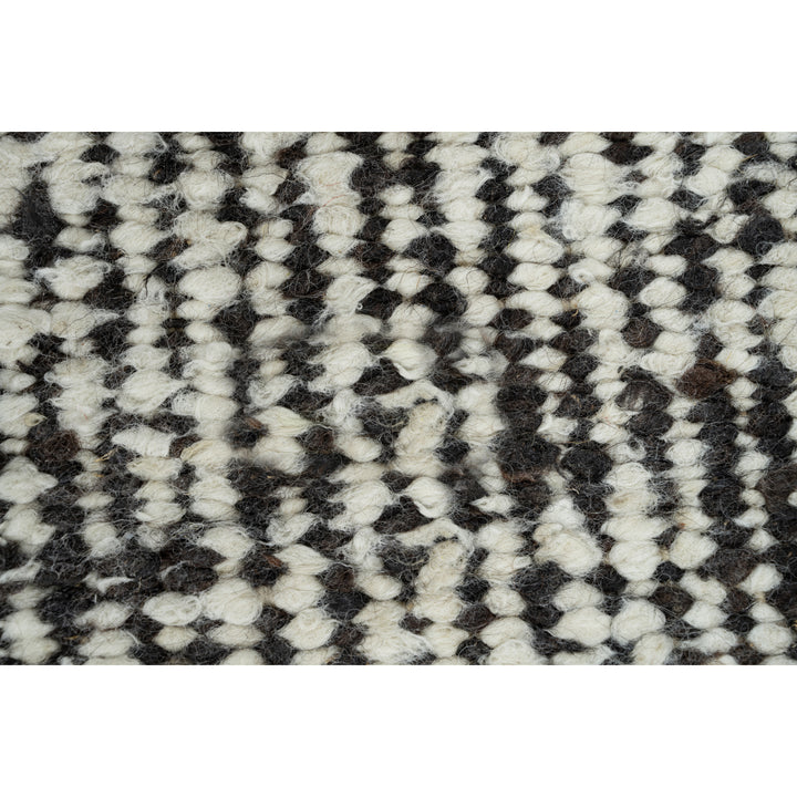 Black & White Dhurrie Wool Runner - 5' x 10'