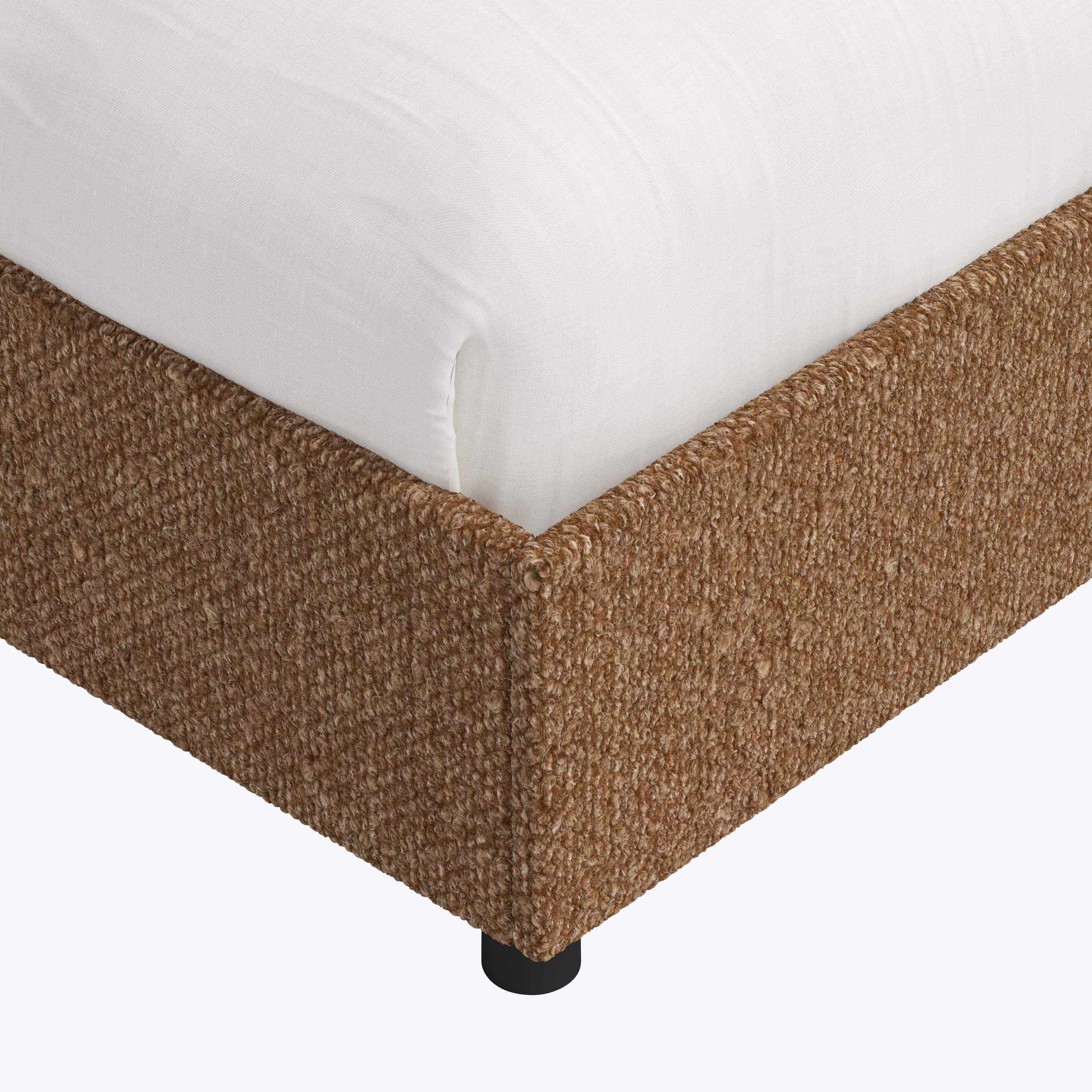 Linea Platform Bed California King / Woolen Pecan