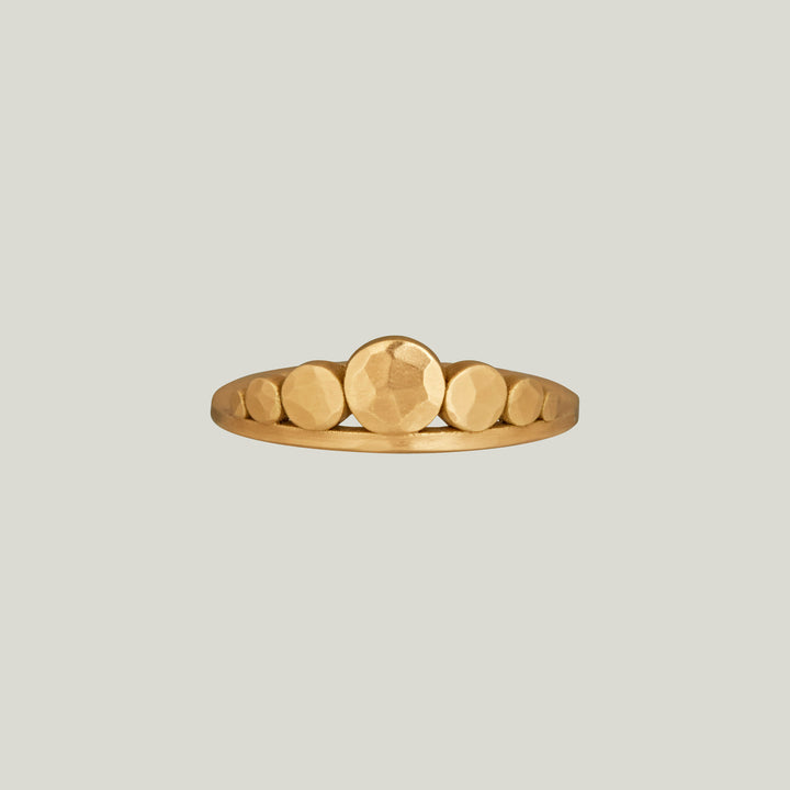 18K Yellow Gold Hammered Side Dots Band