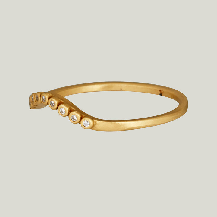18K Yellow Gold Curved Diamond Band