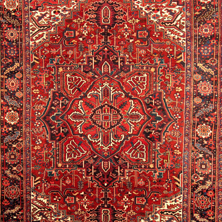 Traditional Perisan Heriz Wool Rug - 7'8" x 11'5"