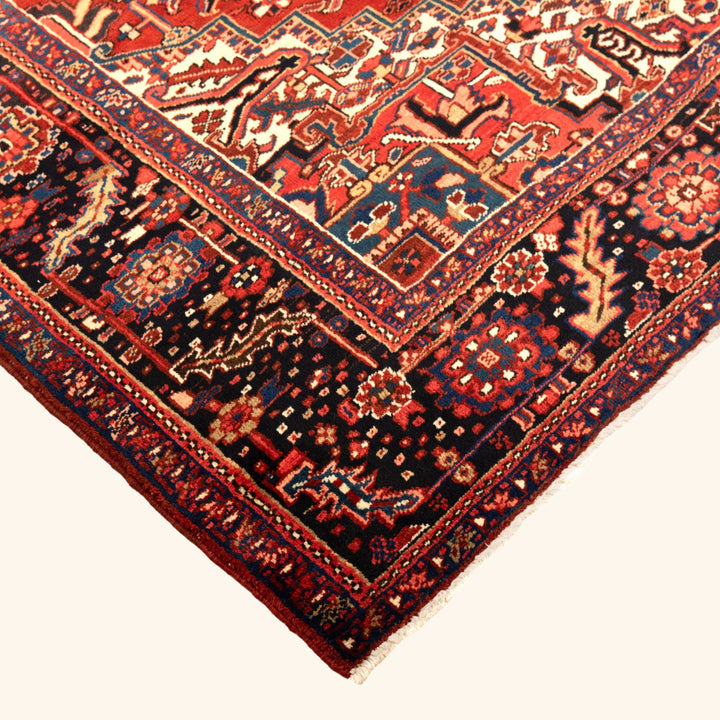 Traditional Perisan Heriz Wool Rug - 7'8" x 11'5"