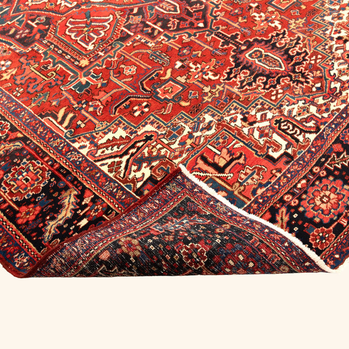 Traditional Perisan Heriz Wool Rug - 7'8" x 11'5"